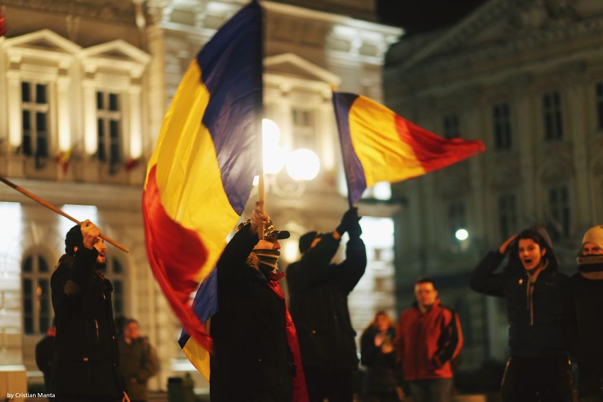 #rezist - Romania's Anti-Corruption Protests