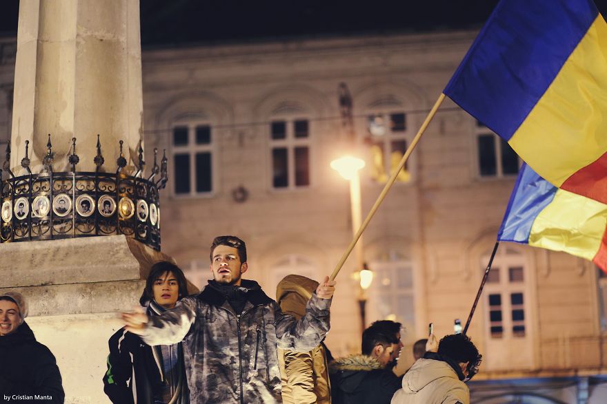 #rezist - Romania's Anti-Corruption Protests