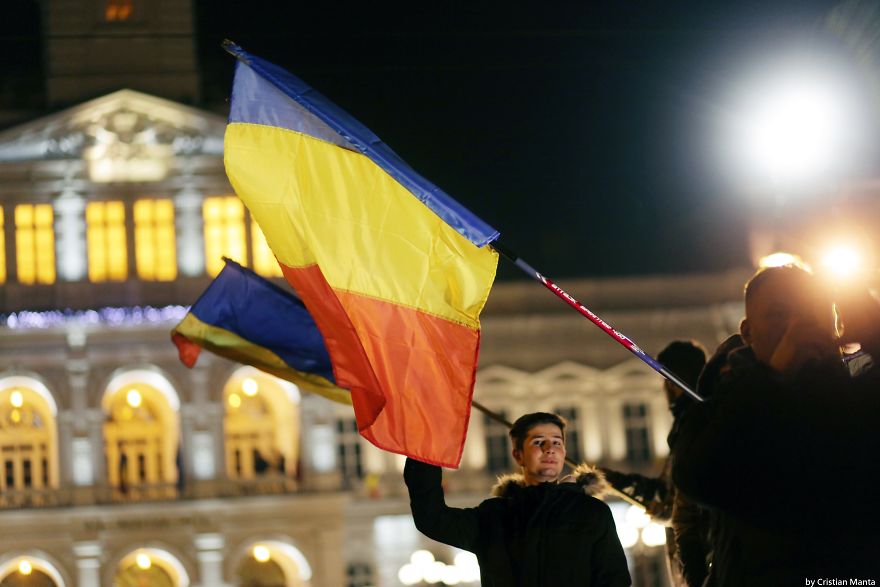 #rezist - Romania's Anti-Corruption Protests