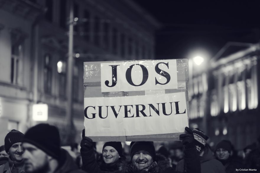 #rezist - Romania's Anti-Corruption Protests