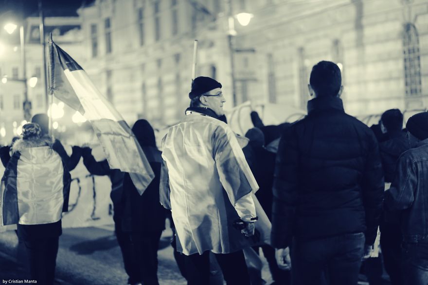 #rezist - Romania's Anti-Corruption Protests