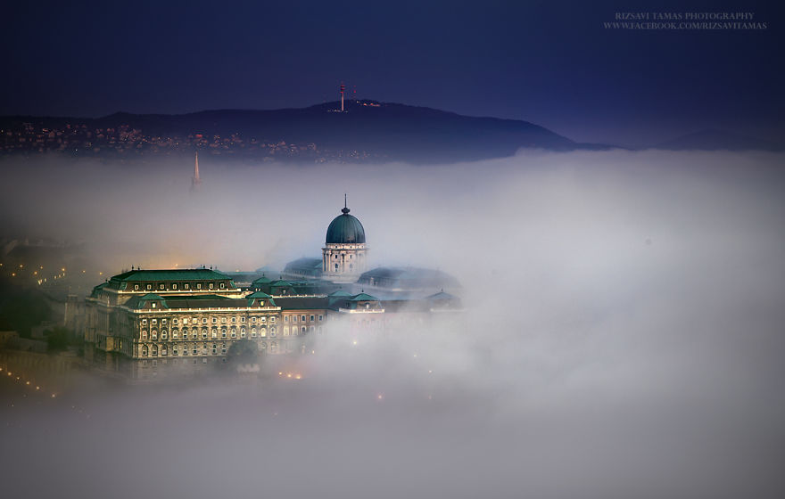 I Spent Four Years Capturing My Hometown When Its Covered By Fog