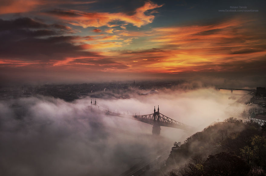 I Spent Four Years Capturing My Hometown When Its Covered By Fog