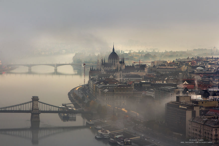 I Spent Four Years Capturing My Hometown When Its Covered By Fog