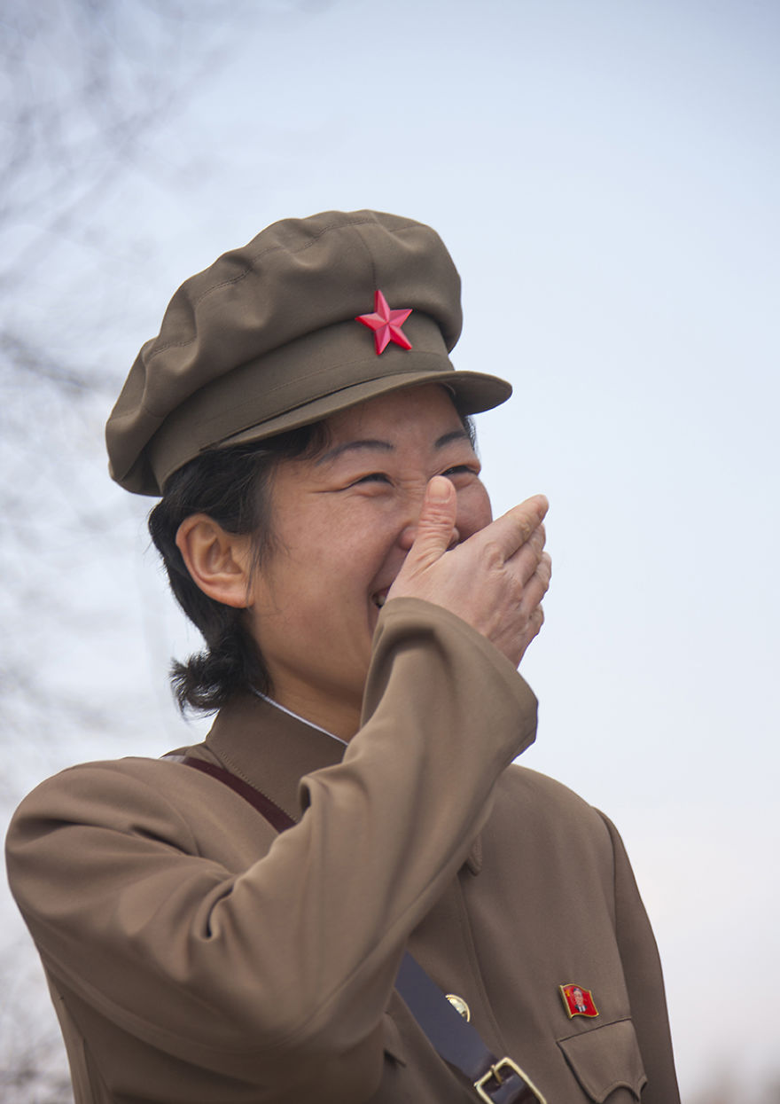 Guide Laughing In Mount Paektu