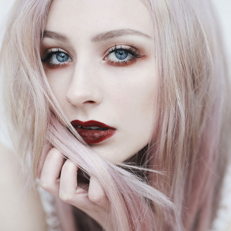 I Create These Dreamy Portraits Inspired By Blue Eyes