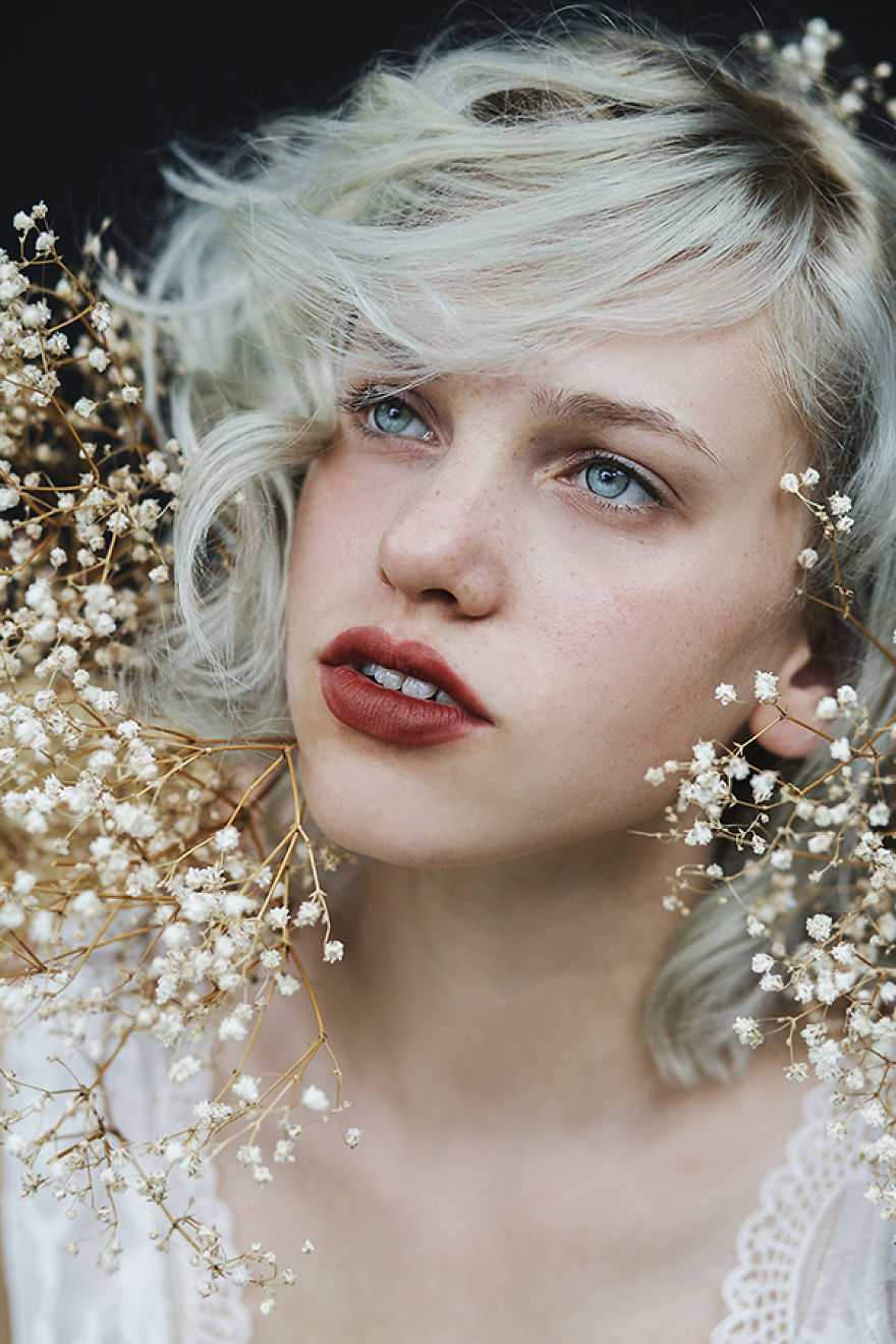 I Create These Dreamy Portraits Inspired By Blue Eyes