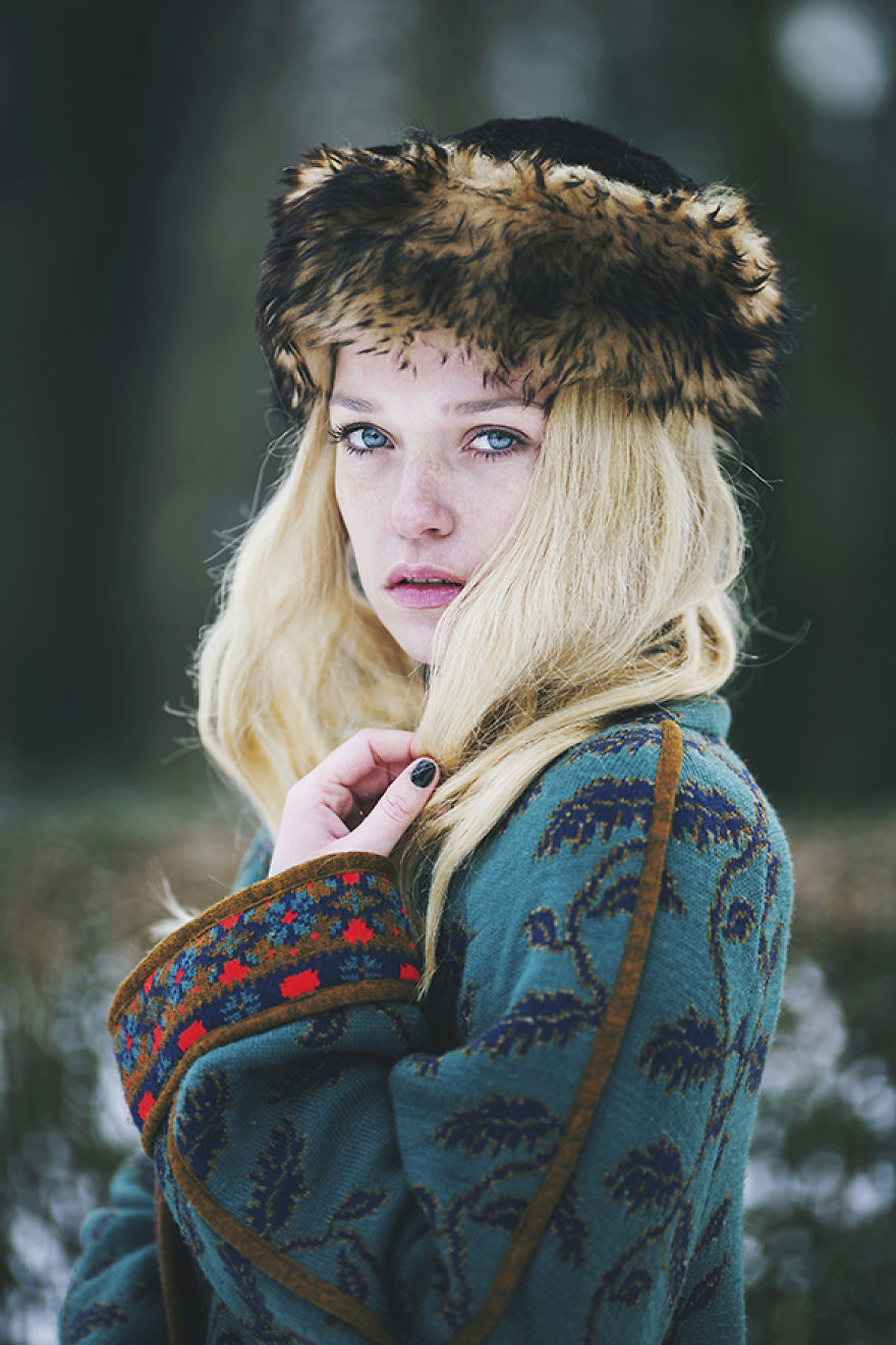 I Create These Dreamy Portraits Inspired By Blue Eyes