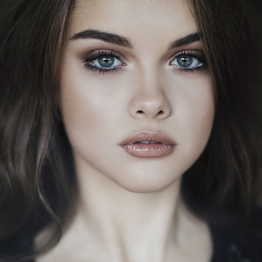 I Create These Dreamy Portraits Inspired By Blue Eyes