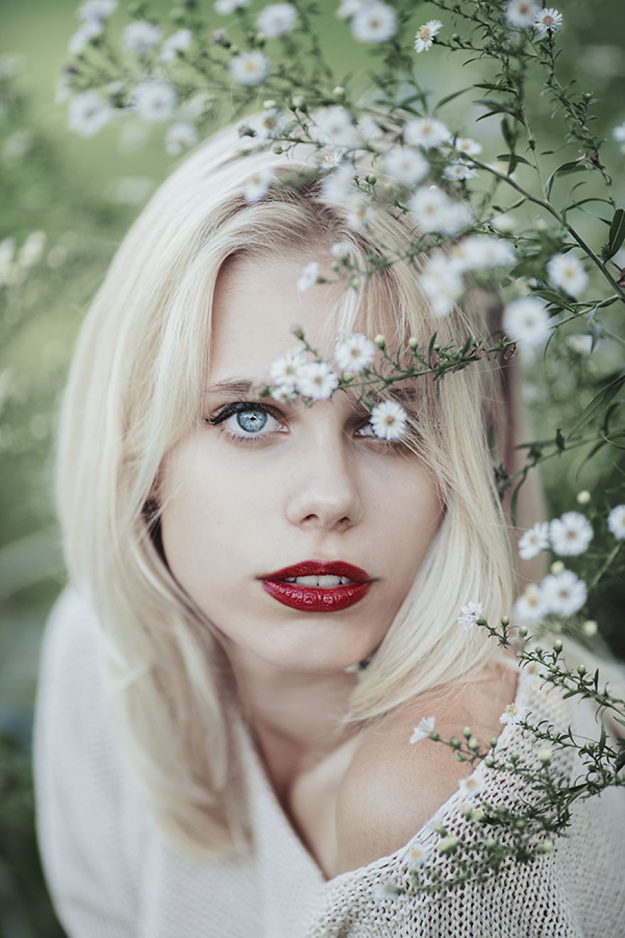 I Create These Dreamy Portraits Inspired By Blue Eyes