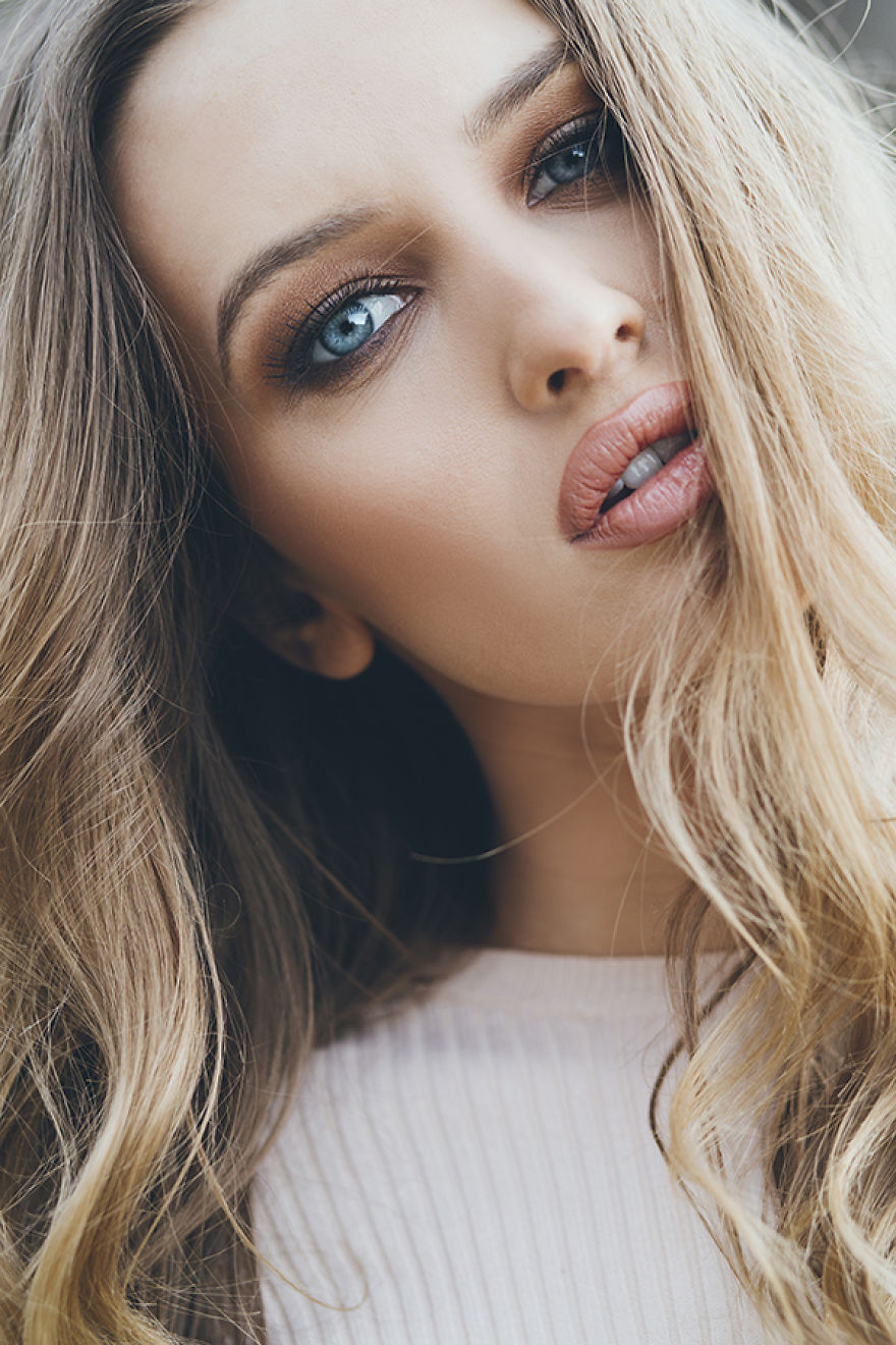 I Create These Dreamy Portraits Inspired By Blue Eyes