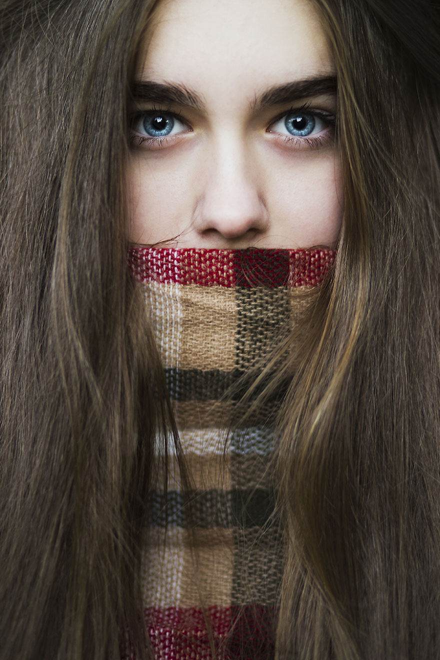 I Create These Dreamy Portraits Inspired By Blue Eyes