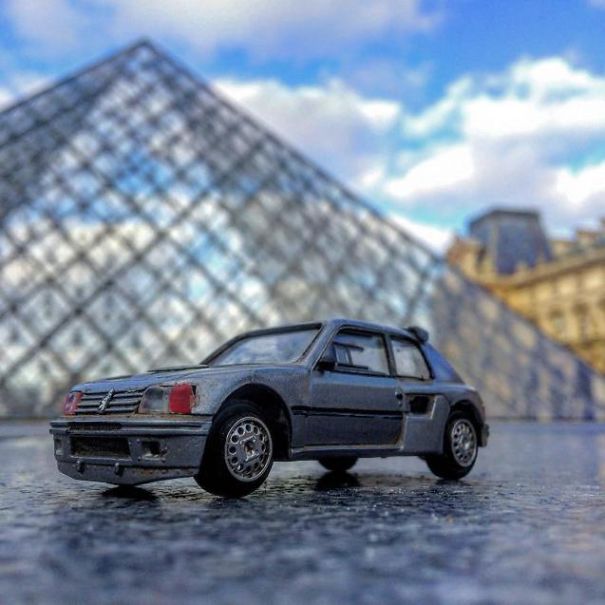 A Night Guard At The Louvre Takes Photos Of His Model Cars Between Shifts A Night Guard At The Louvre Takes Photos Of His Model Cars Between Shifts