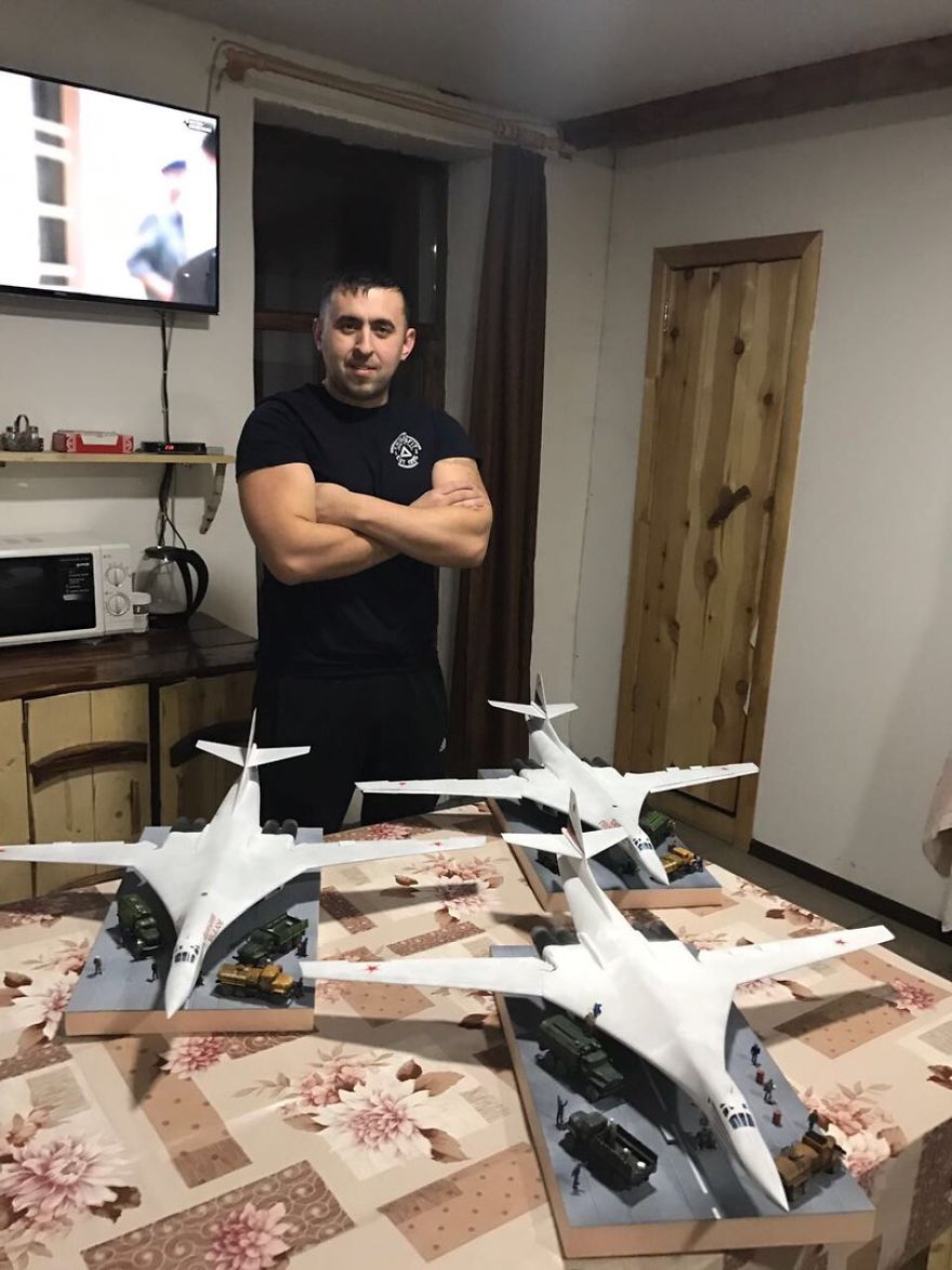 Russian Artist Creates Detailed Military Miniatures