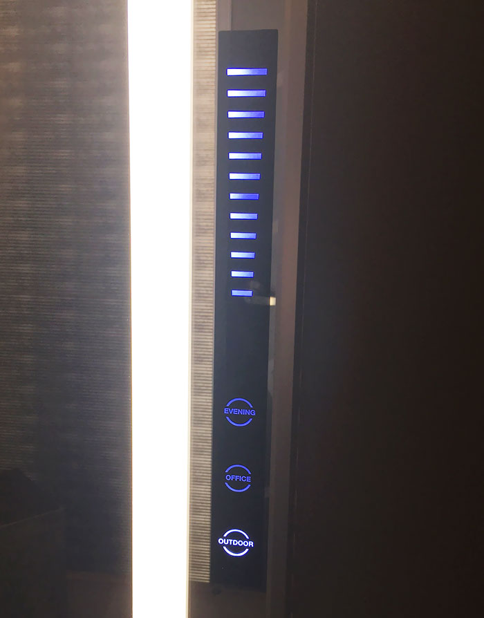 device for controlling the type of light