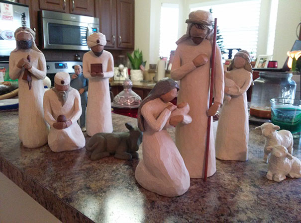 Girlfriend Didn't Appreciate Me Making Her Nativity Scene... Just A Little Evil