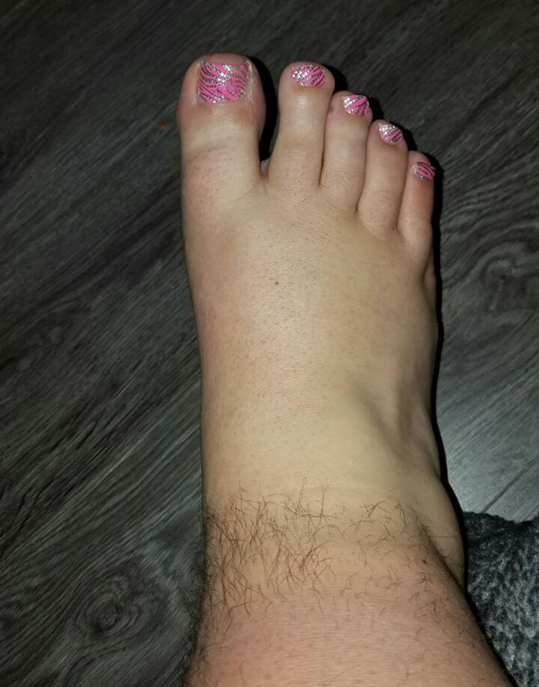 My Husband Bet Me I Couldn't Shave His Foot Without Him Waking Up. This Is What He Woke Up To This Morning