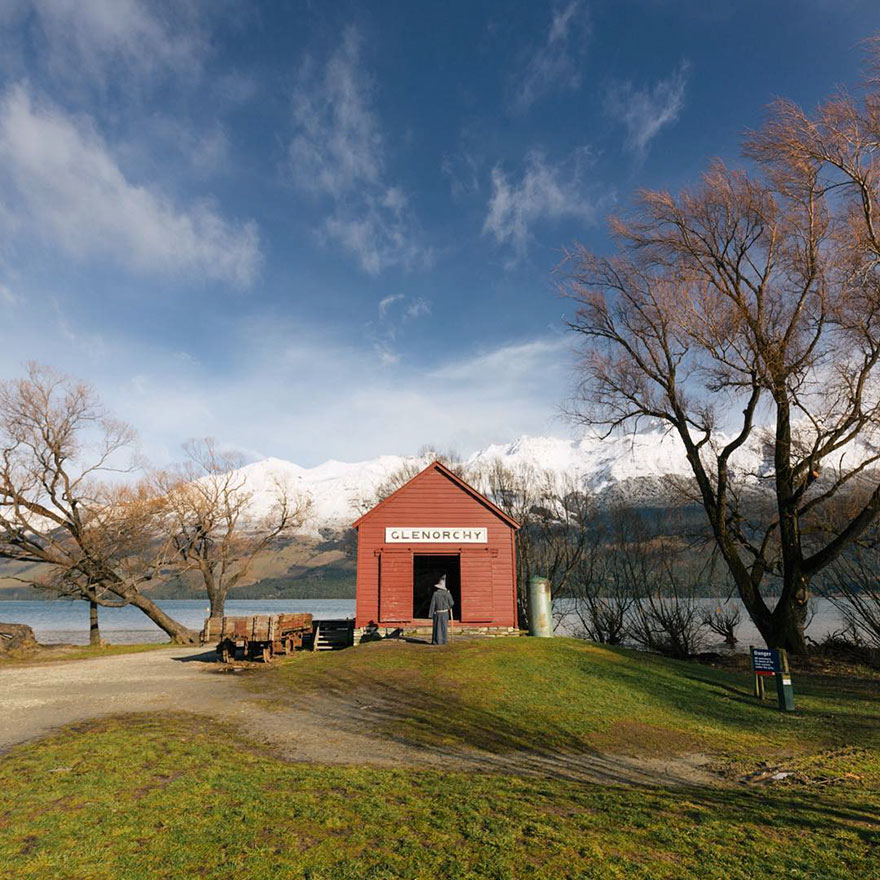 ‎gandalf The Guide‬