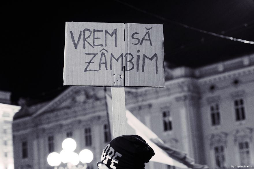 #rezist - Romania's Anti-Corruption Protests