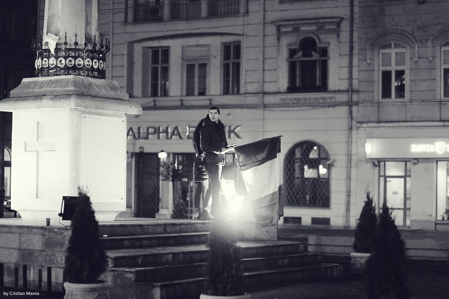 #rezist - Romania's Anti-Corruption Protests