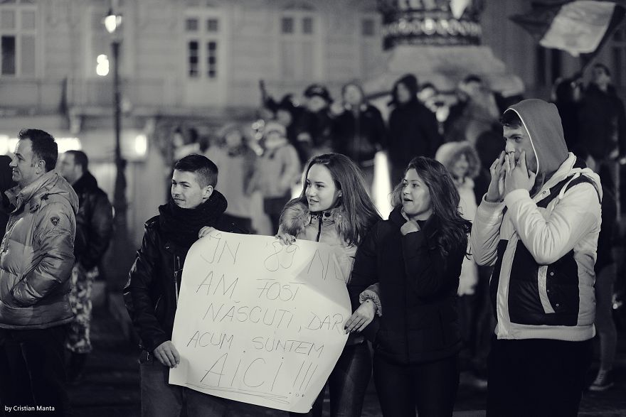 #rezist - Romania's Anti-Corruption Protests