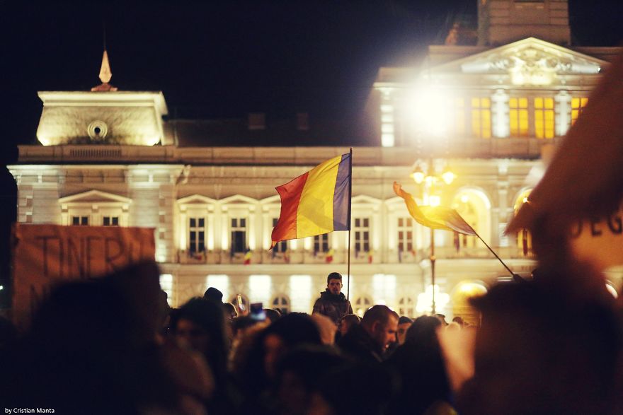 #rezist - Romania's Anti-Corruption Protests