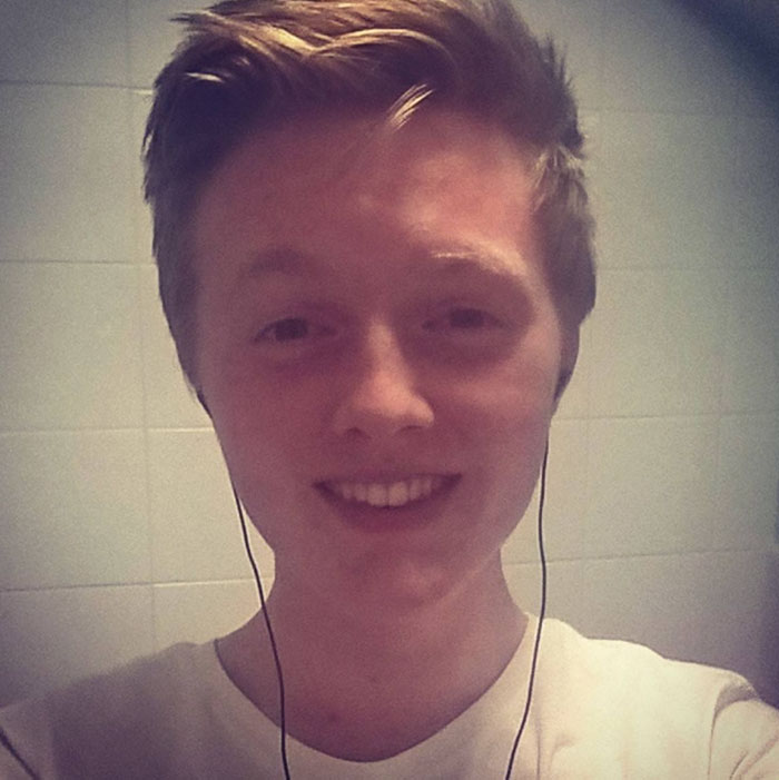 teen-sneaks-vip-band-concert-wikipedia-9