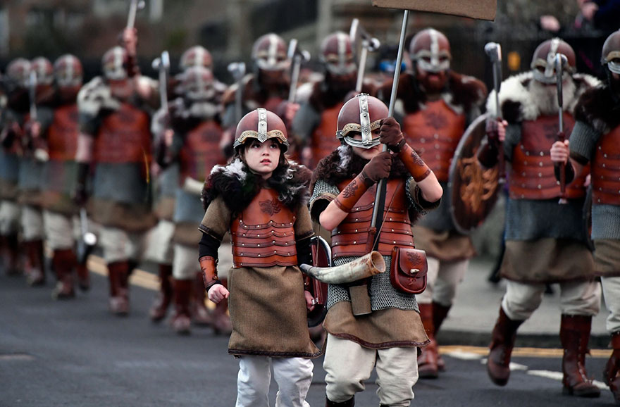 vikings-up-helly-aa-festival-shetland-scotland-13 vikings-up-helly-aa-festival-shetland-scotland-13
