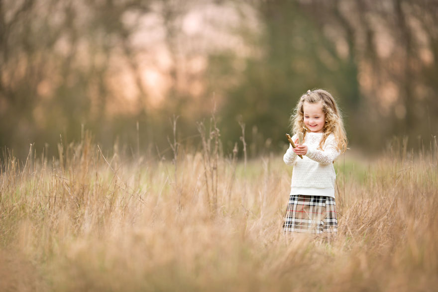 I Photograph Children Outdoors To Showcase Great Britain's Incredible Colourful Seasons I Photograph Children Outdoors To Showcase Great Britain's Incredible Colourful Seasons