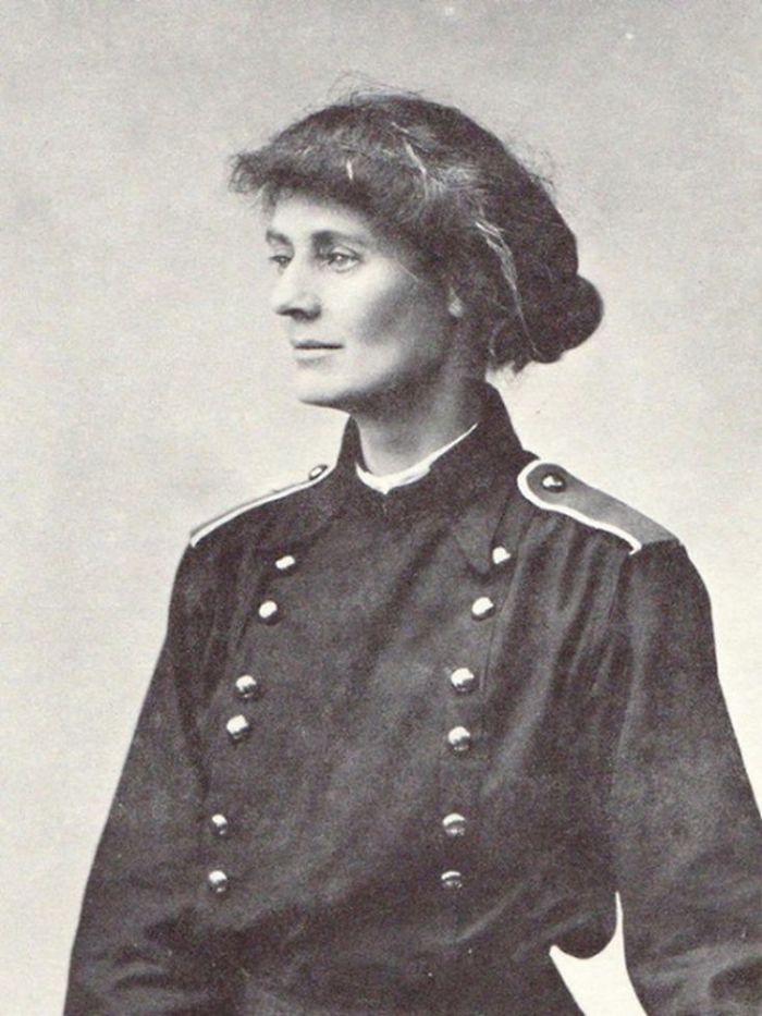 Constance Markievicz - Constance Georgine Markievicz, Known As Countess Markievicz Was An Irish Politician, Revolutionary Nationalist, Suffragette And Socialist. In December 1918, She Was The First Woman Elected To The British House Of Commons, Though She Did Not Take Her Seat.. She Was Also The Second Woman To Hold A Cabinet Position In The World.