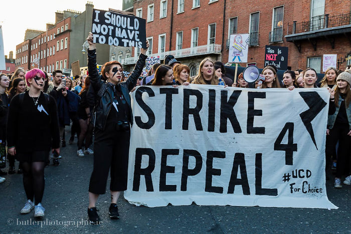 On International Women’s Day 2017, We Photographed The “Strike 4 Repeal” March In Dublin