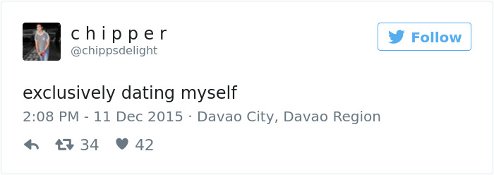 Tweet by user @chippsdelight humorously about dating themselves, highlighting a funny dating perspective.