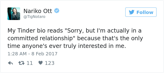 Tweet about dating humor, describing a Tinder bio that humorously claims a committed relationship for attracting interest.