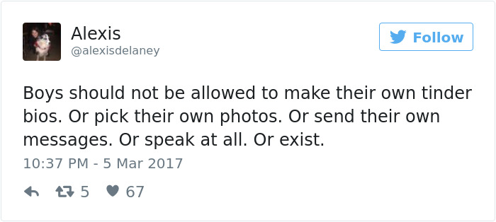 Tweet about dating humorously criticizing boys' Tinder bios and photos.