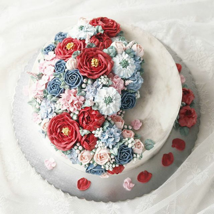 Spring-colourful-buttercream-flower-cakes