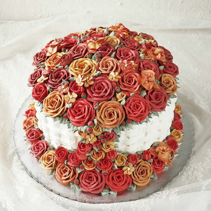 Spring-colourful-buttercream-flower-cakes