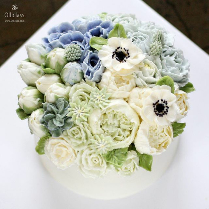 Spring-colourful-buttercream-flower-cakes