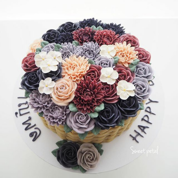 Spring-colourful-buttercream-flower-cakes