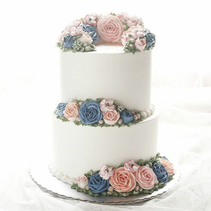 Spring-colourful-buttercream-flower-cakes