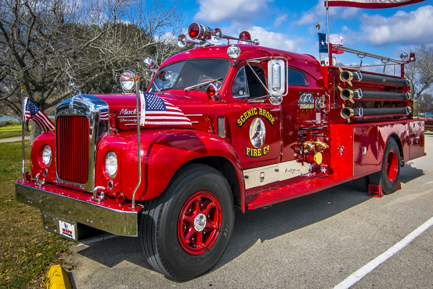 Old Firetruck By Alberto Lama