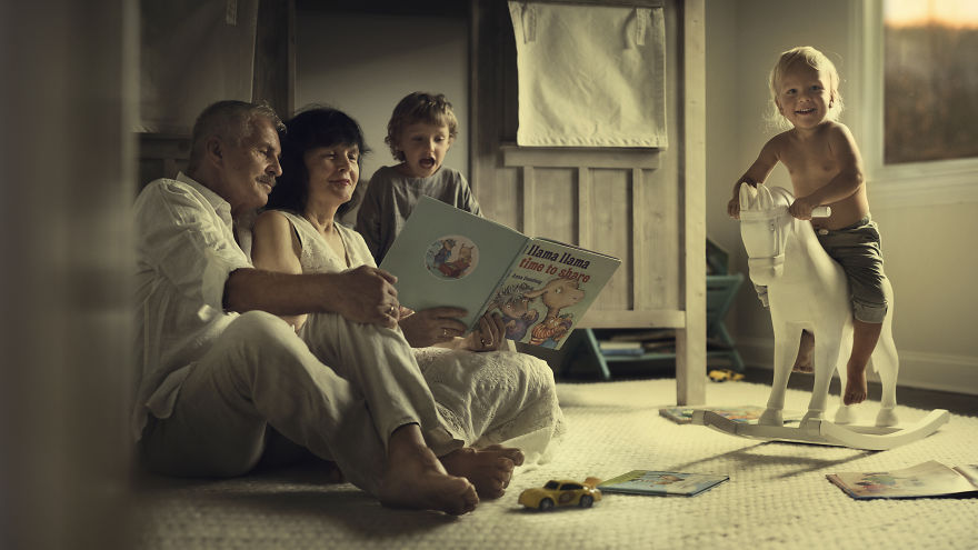 Immigrant Mother Captures The Incredible Bond Between Her Children And Their Grandparents As They See Each Other Just Once A Year