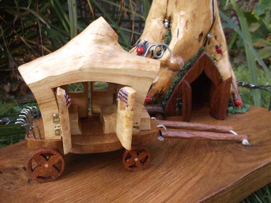 I Keep Finding Nice Pieces Of Wood In The Park, So I Decided To Recycle Them For Something Magical I Keep Finding Nice Pieces Of Wood In The Park, So I Decided To Recycle Them For Something Magical