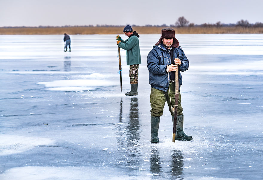 The Undiscovered Beauty Of Romania Expressed In Ice Fishing Pictures The Undiscovered Beauty Of Romania Expressed In Ice Fishing Pictures