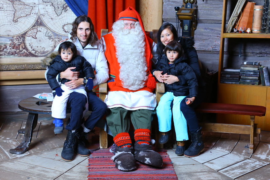 How My Family Of 4 Travel Around The World For Free On Biz Class Tickets Worth $54,000!