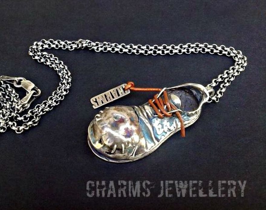 I Collect Talents And Show Their Amazing Artworks To People I Collect Talents And Show Their Amazing Artworks To People