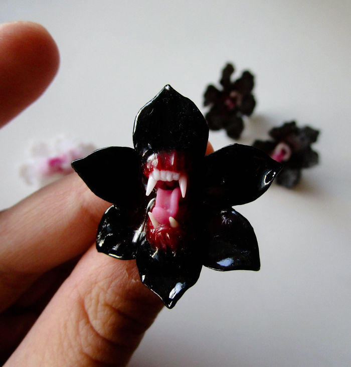 I Make Delicate Carnivorous Flowers (carnifloras Or Fleeth) Using Polymer Clay And Natural Gems
