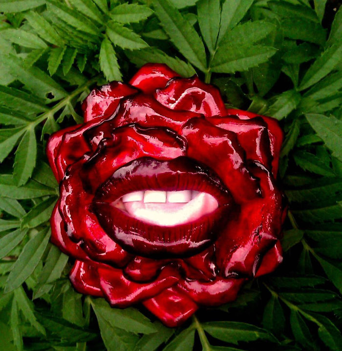 I Make Delicate Carnivorous Flowers (carnifloras Or Fleeth) Using Polymer Clay And Natural Gems