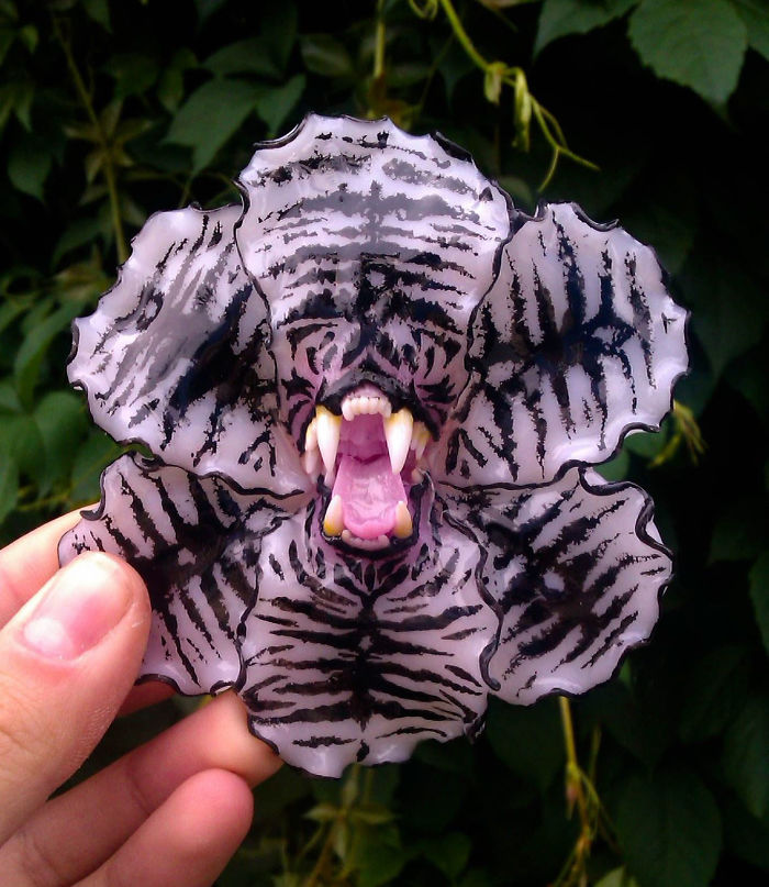 I Make Delicate Carnivorous Flowers (carnifloras Or Fleeth) Using Polymer Clay And Natural Gems