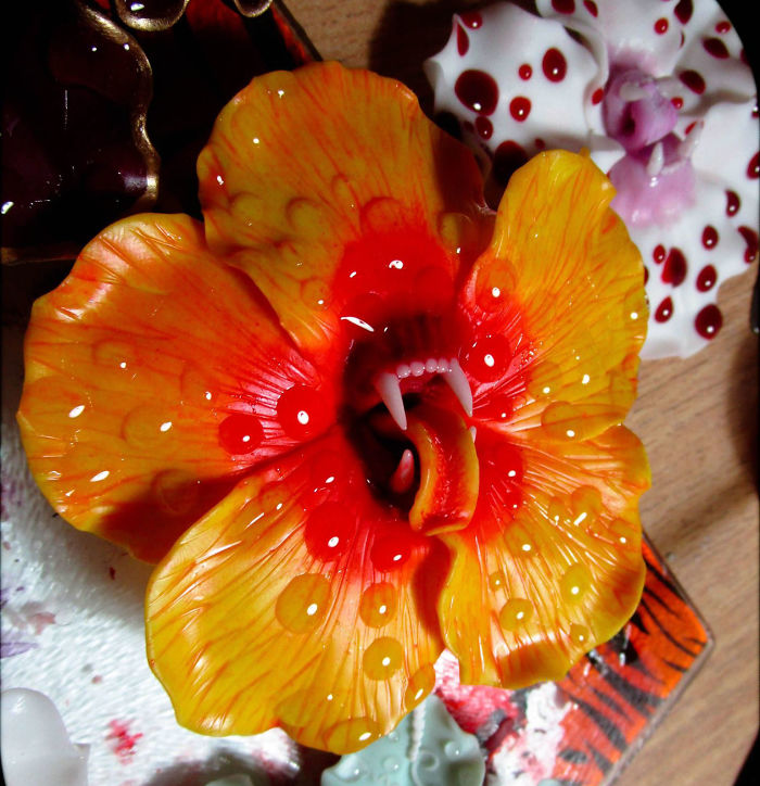 I Make Delicate Carnivorous Flowers (carnifloras Or Fleeth) Using Polymer Clay And Natural Gems