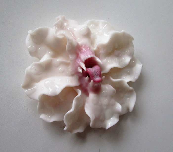 I Make Delicate Carnivorous Flowers (carnifloras Or Fleeth) Using Polymer Clay And Natural Gems